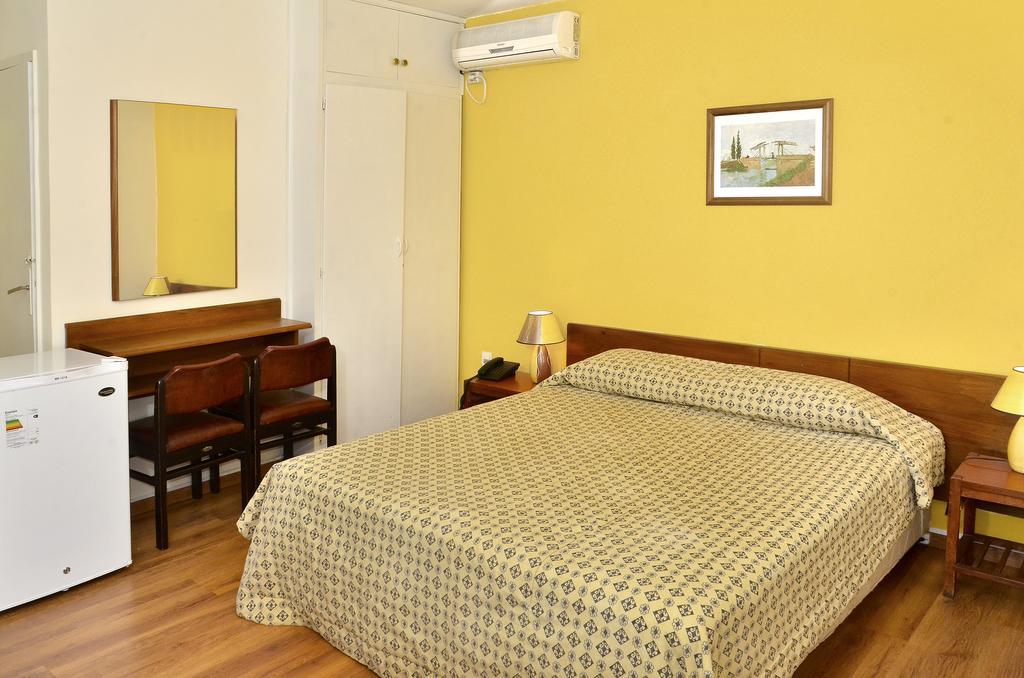 Hotel Hispano Montevideo Buitenkant foto